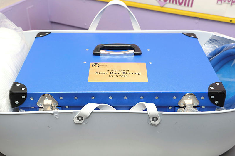Close-up of the cold cot bearing Siaan’s name
