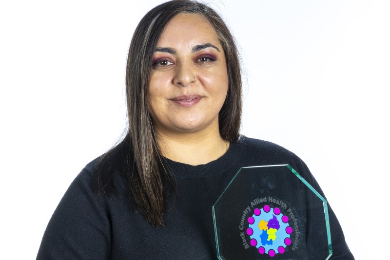 Latest News: Sharon Dhadda with her award